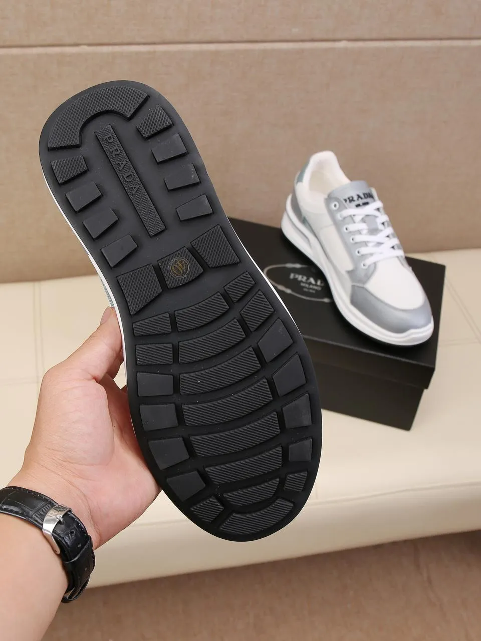 Batch 440 🕷️🕷️【PRADA】Prada's new men's fashionable casual shoes🇨🇳original quality, high-end boutique💯exquisite details,🌶🌶original lightweight, wear-resistant and non-slip original outsole, comfortable to wear🎋classic craftsmanship, fine workmanship, worth owning Code number: 38-44 Large quantities in stock
